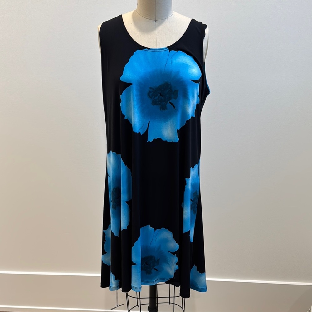Sleeveless Dress with Blue Floral Print